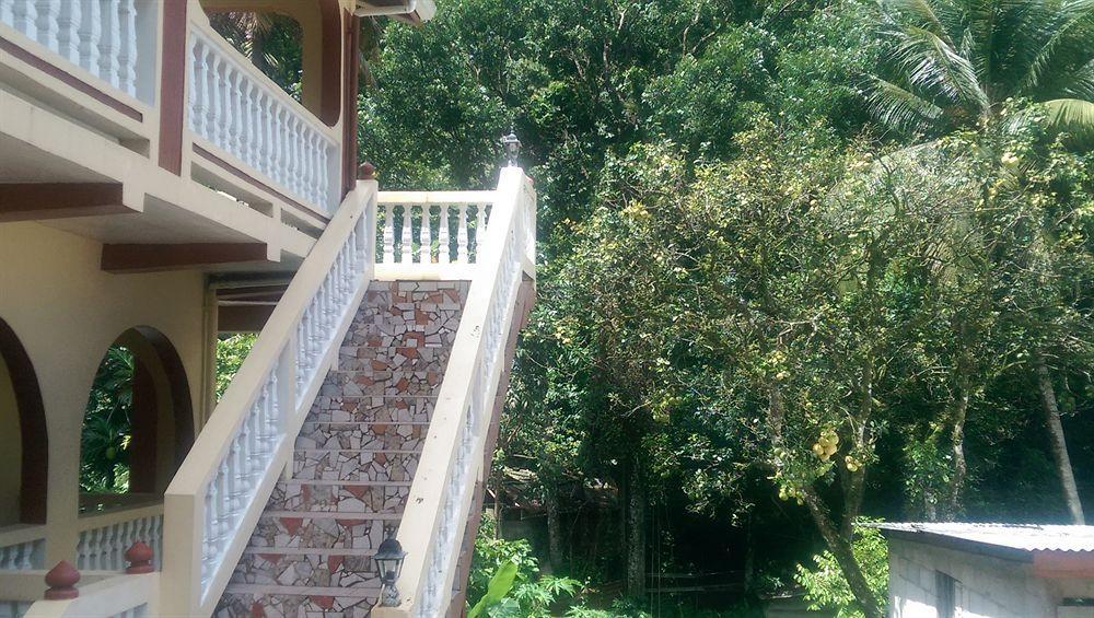 River Side House *