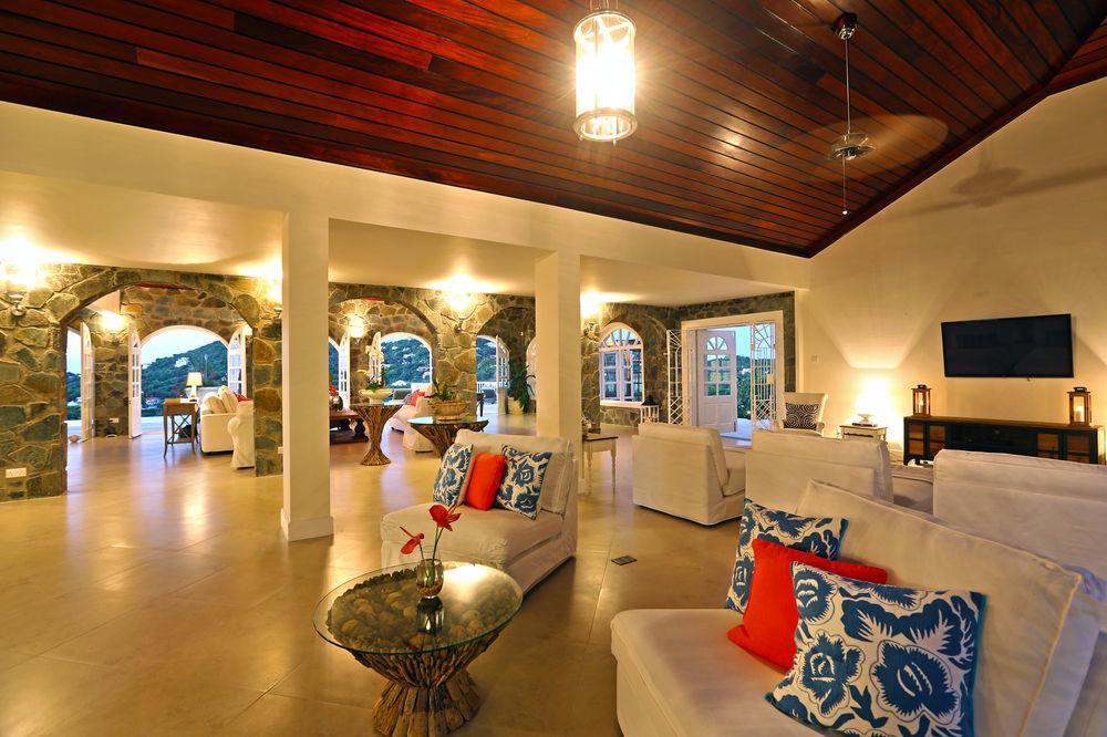 Atlantis Hotel 4*
