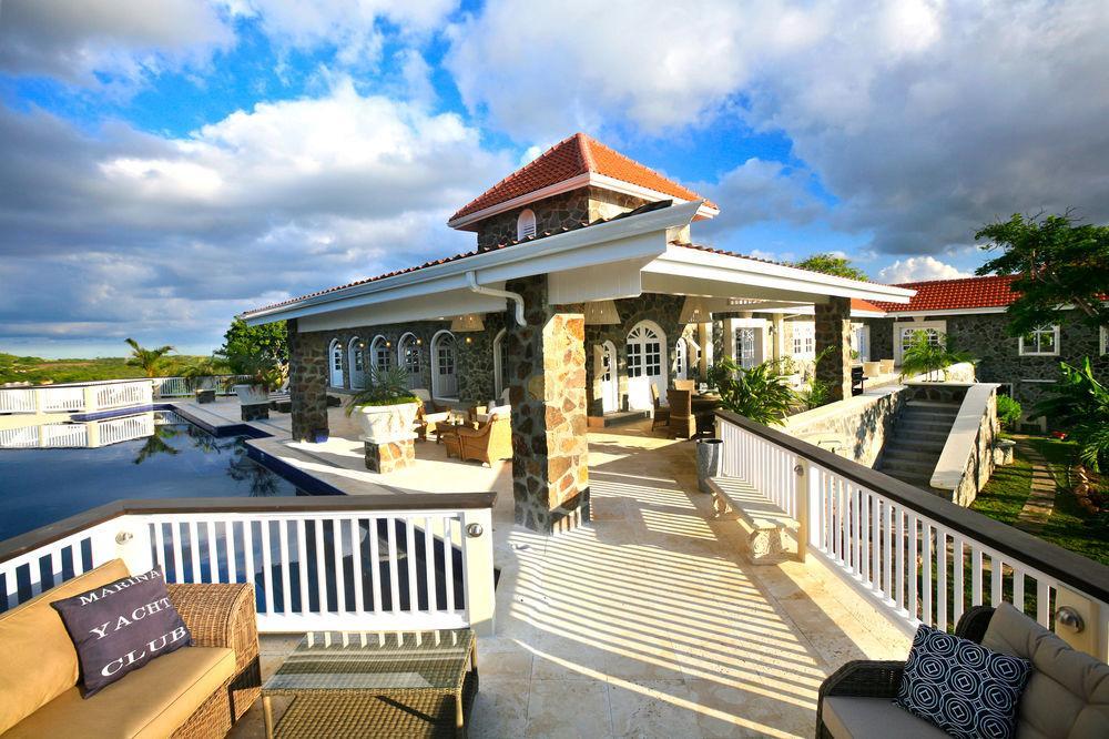 Atlantis Hotel
