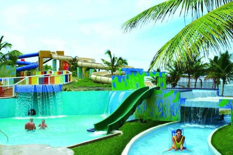 Resort Coconut Bay & 4*