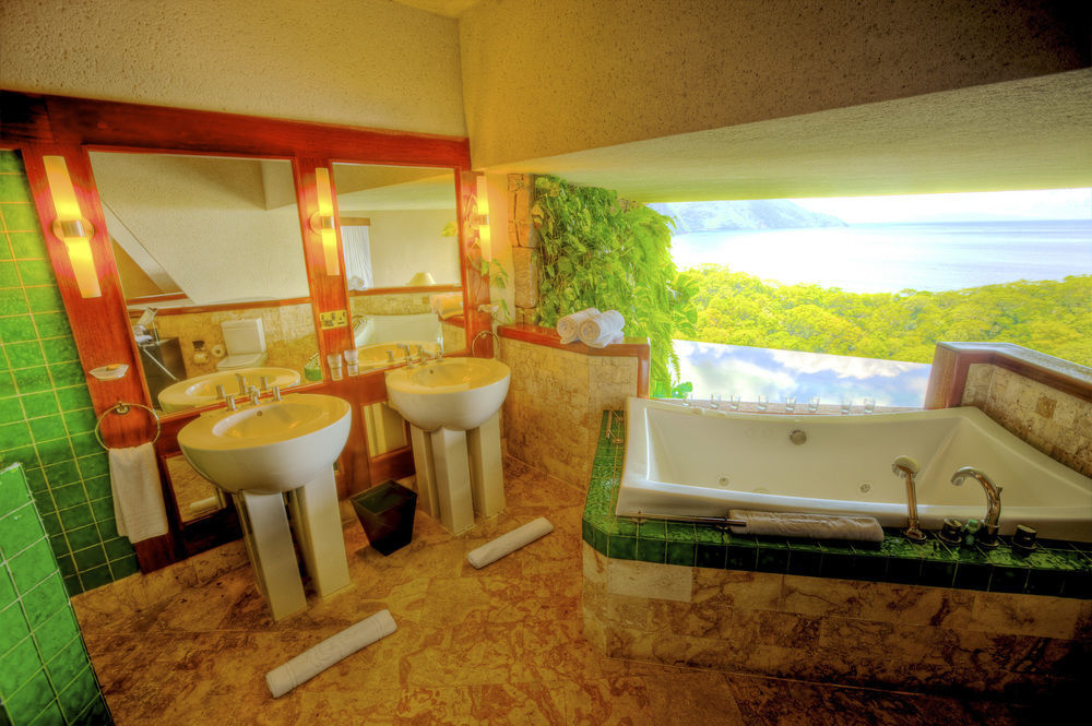 Jade Mountain 5*