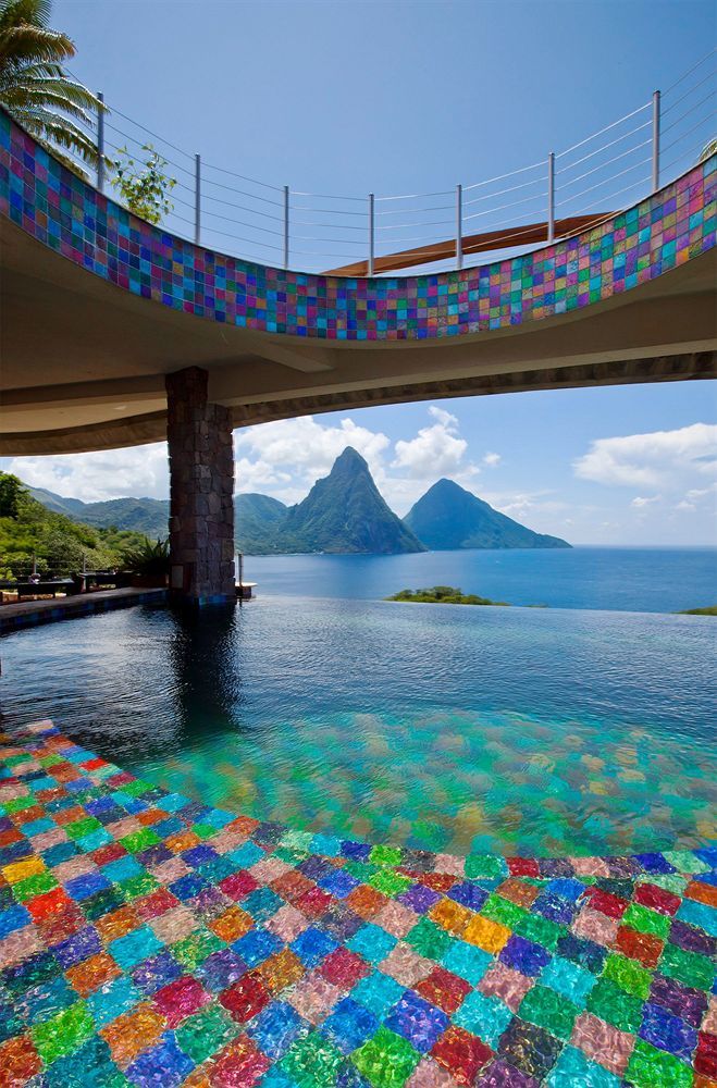 Resort Jade Mountain