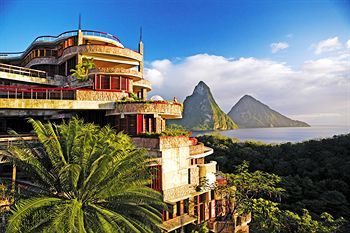 Resort Jade Mountain