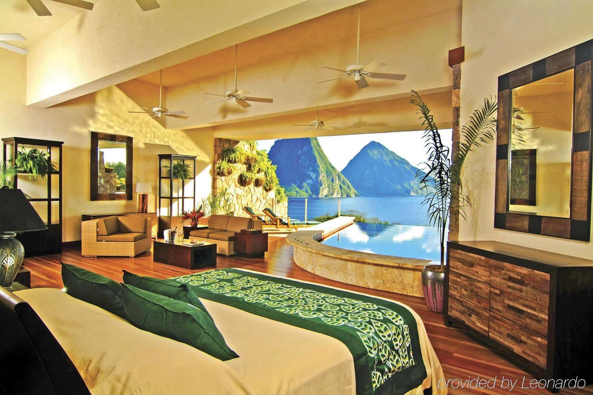 Jade Mountain 5*