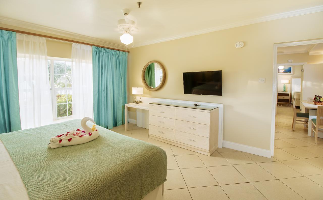 Resort Bay Gardens & 4*