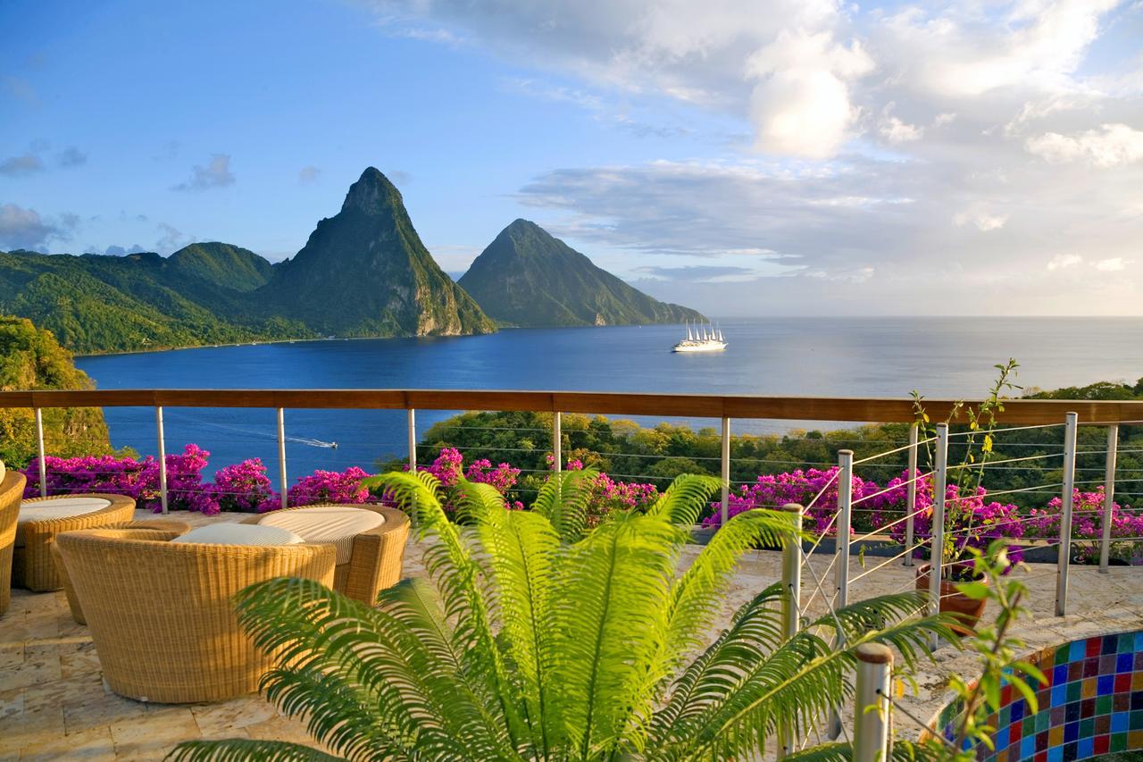 Jade Mountain Resort
