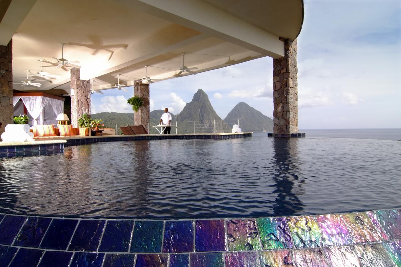 Jade Mountain Resort
