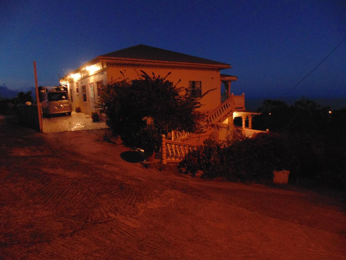 Villa Piton Vista *