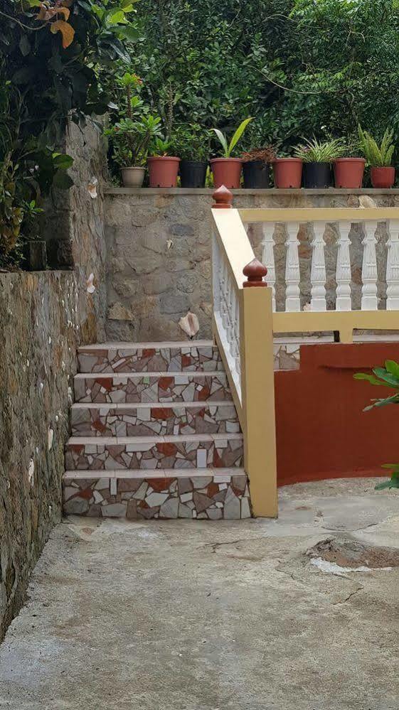 River Side House * Palmiste