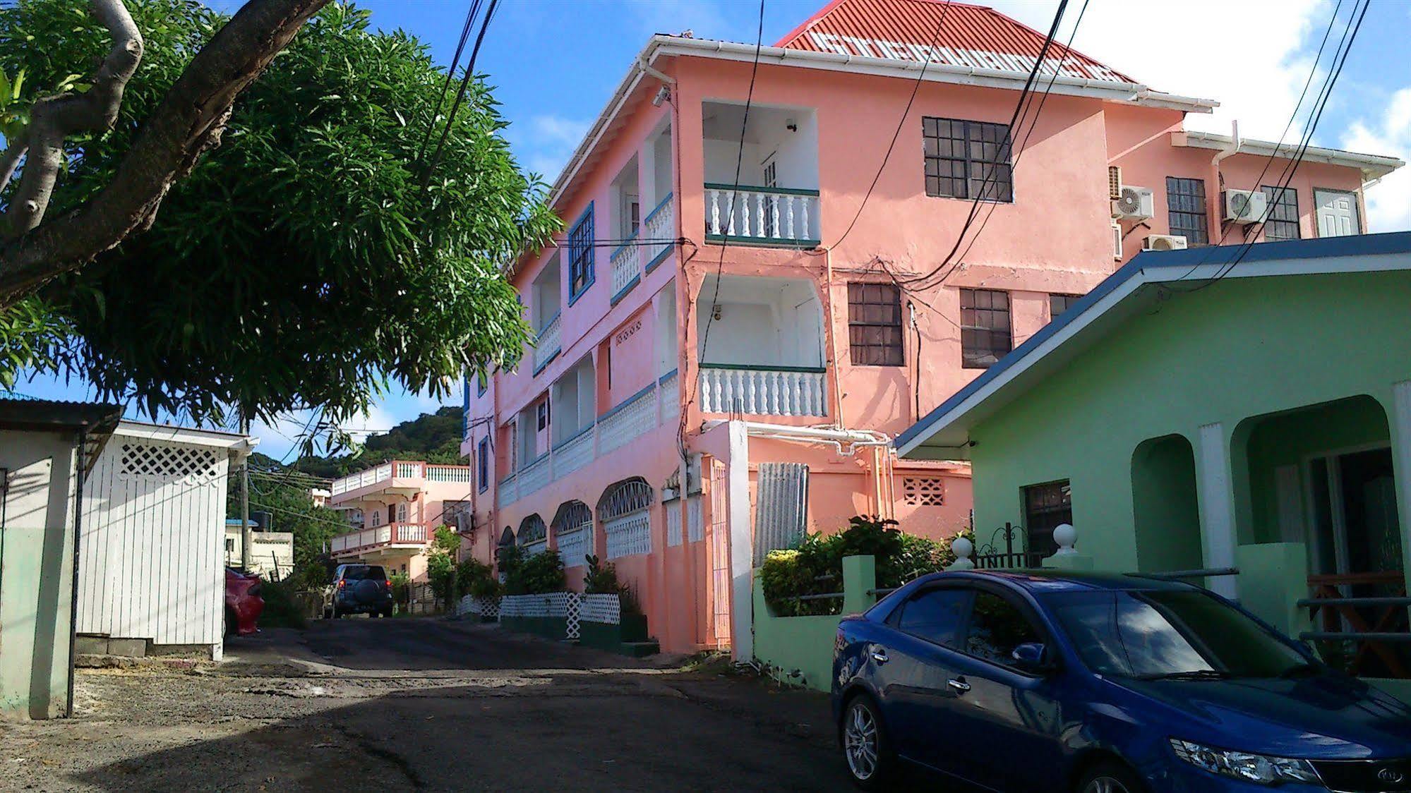 Hotel Stephanie's 2*
