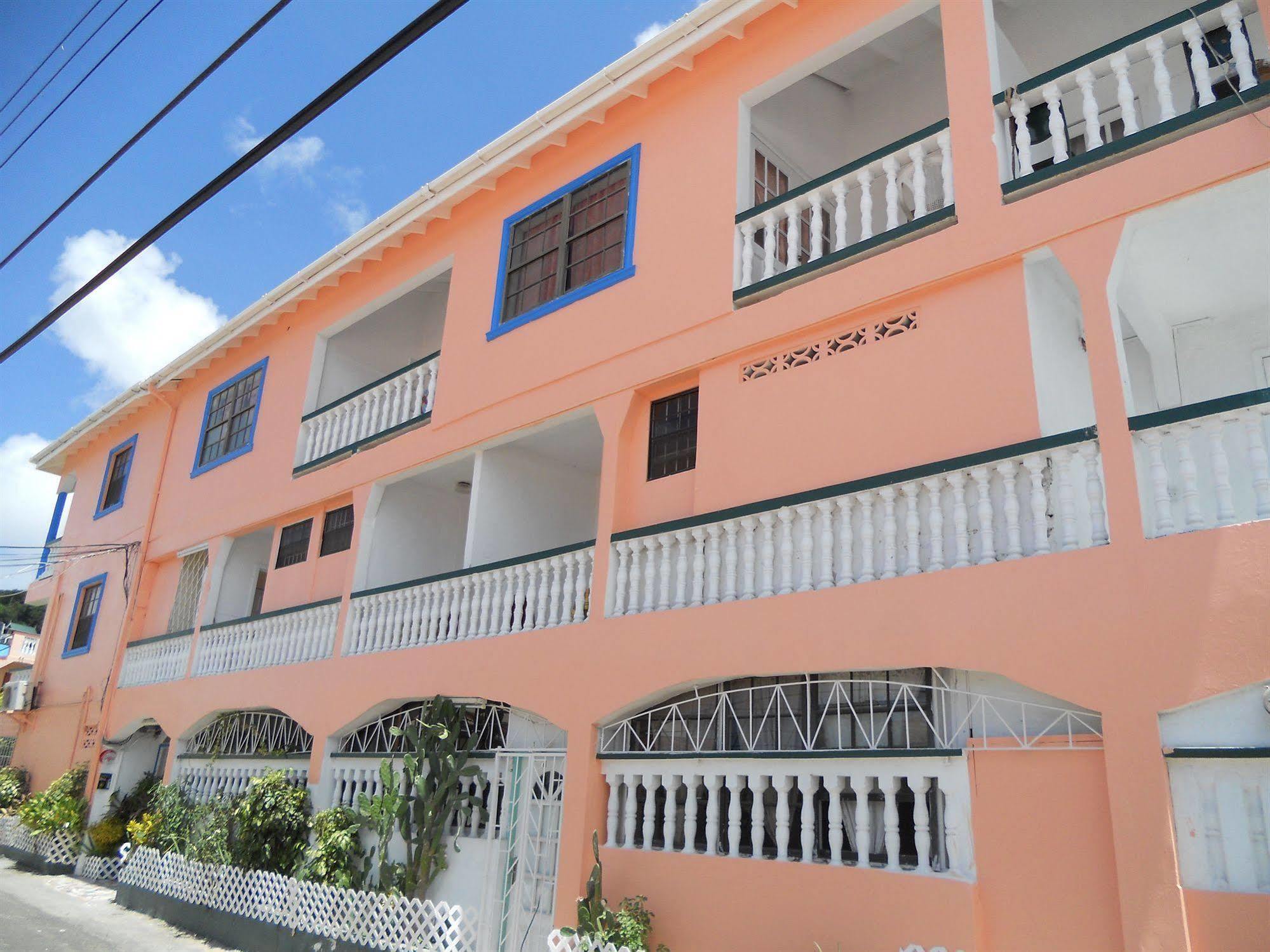 Stephanie's Hotel 2*