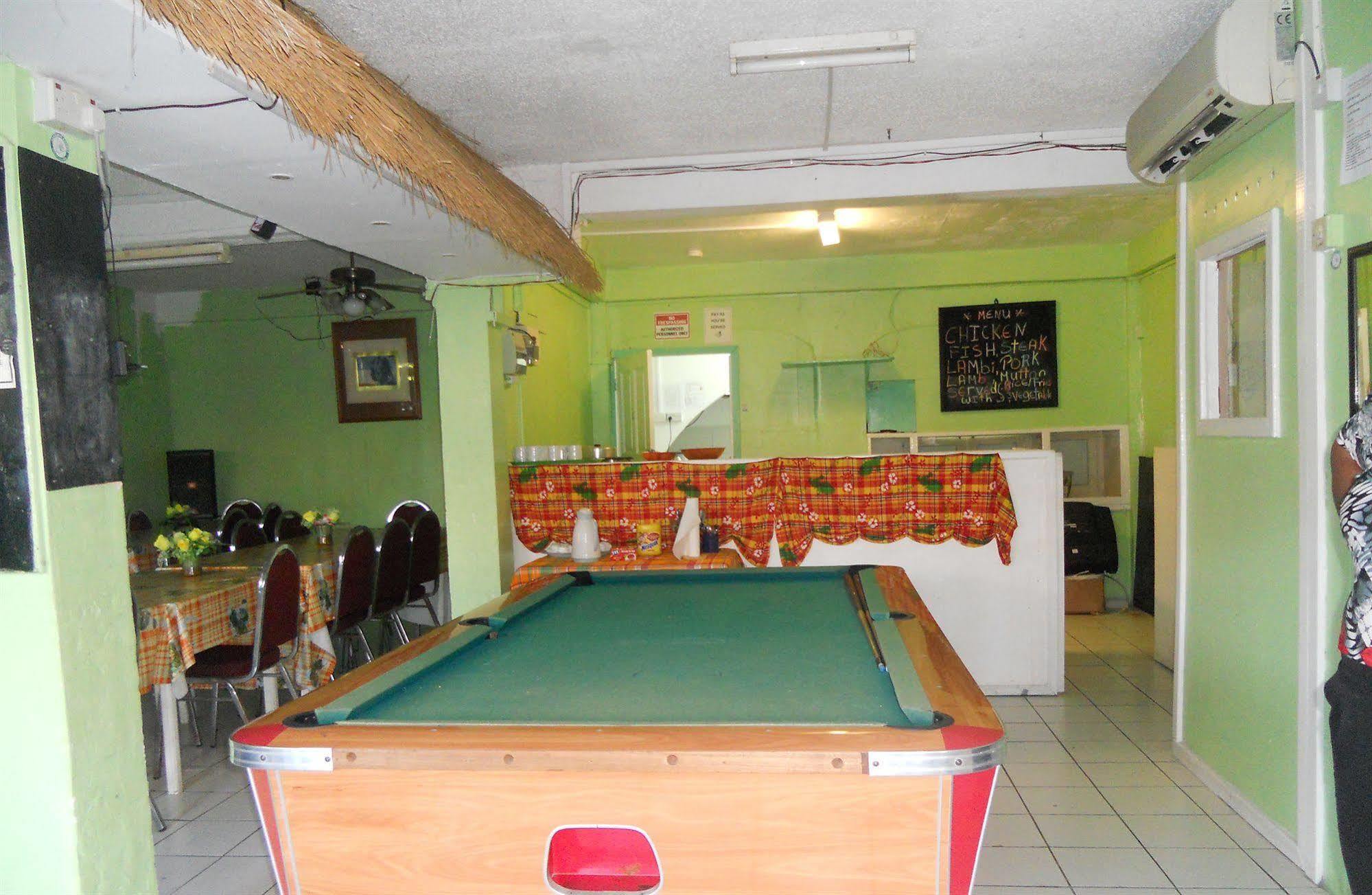 Hotel Stephanie's 2*