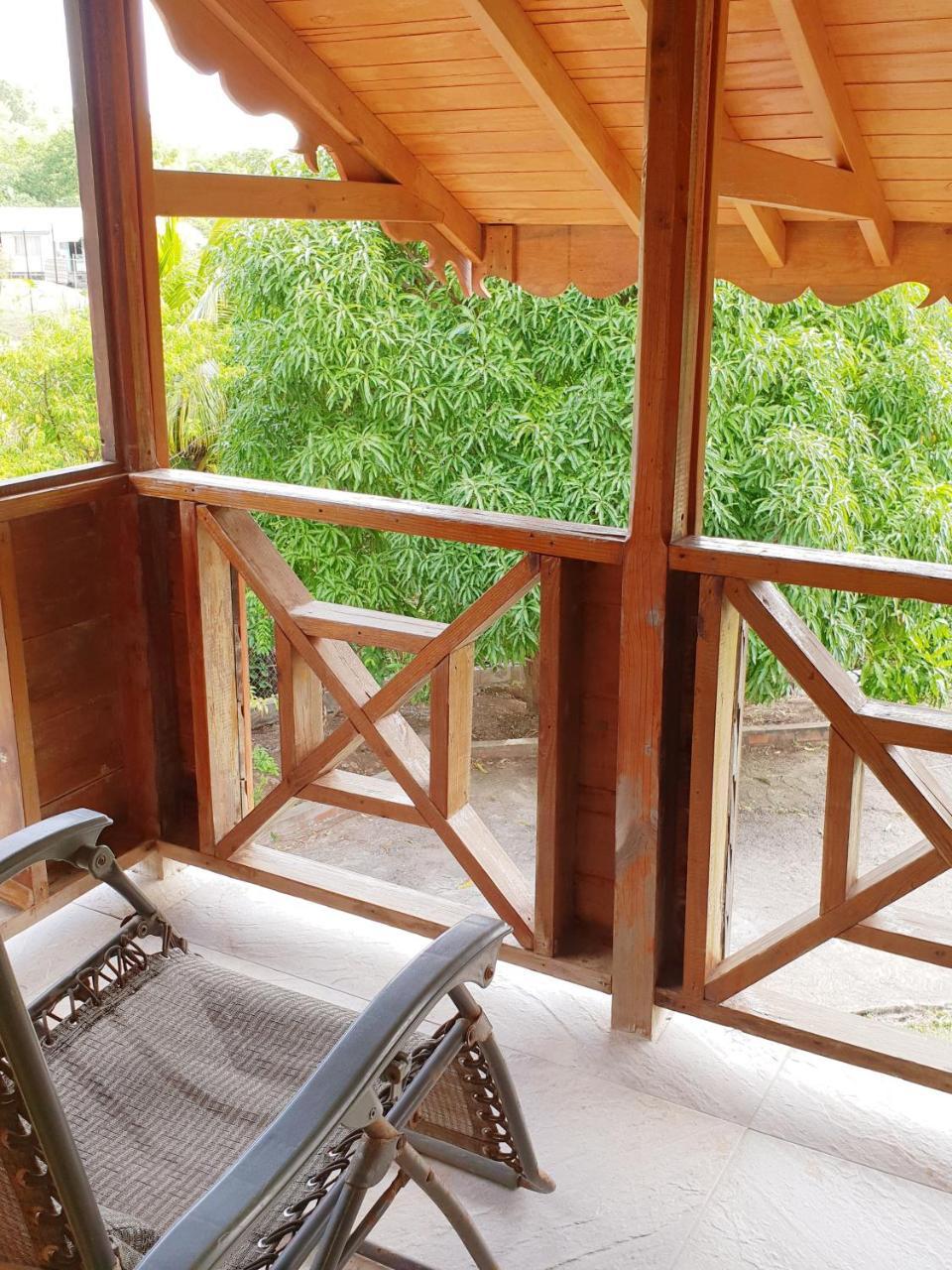 Seawind Authentic St.lucian Near Plantation Apartment *