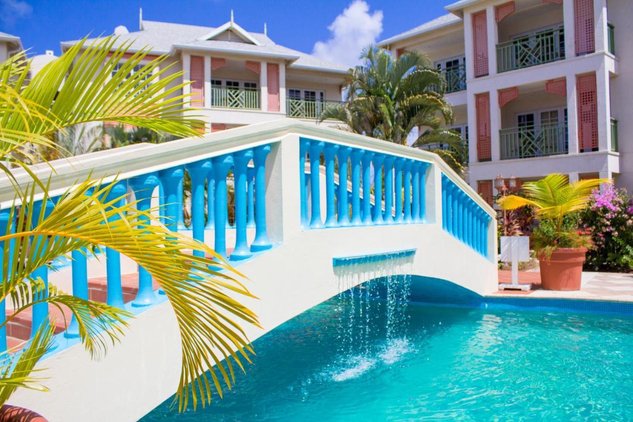 Resort Bay Gardens & 4*