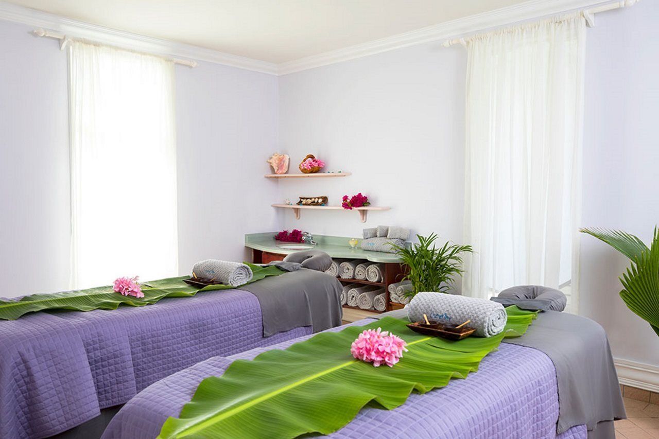 Resort Coconut Bay & 4*